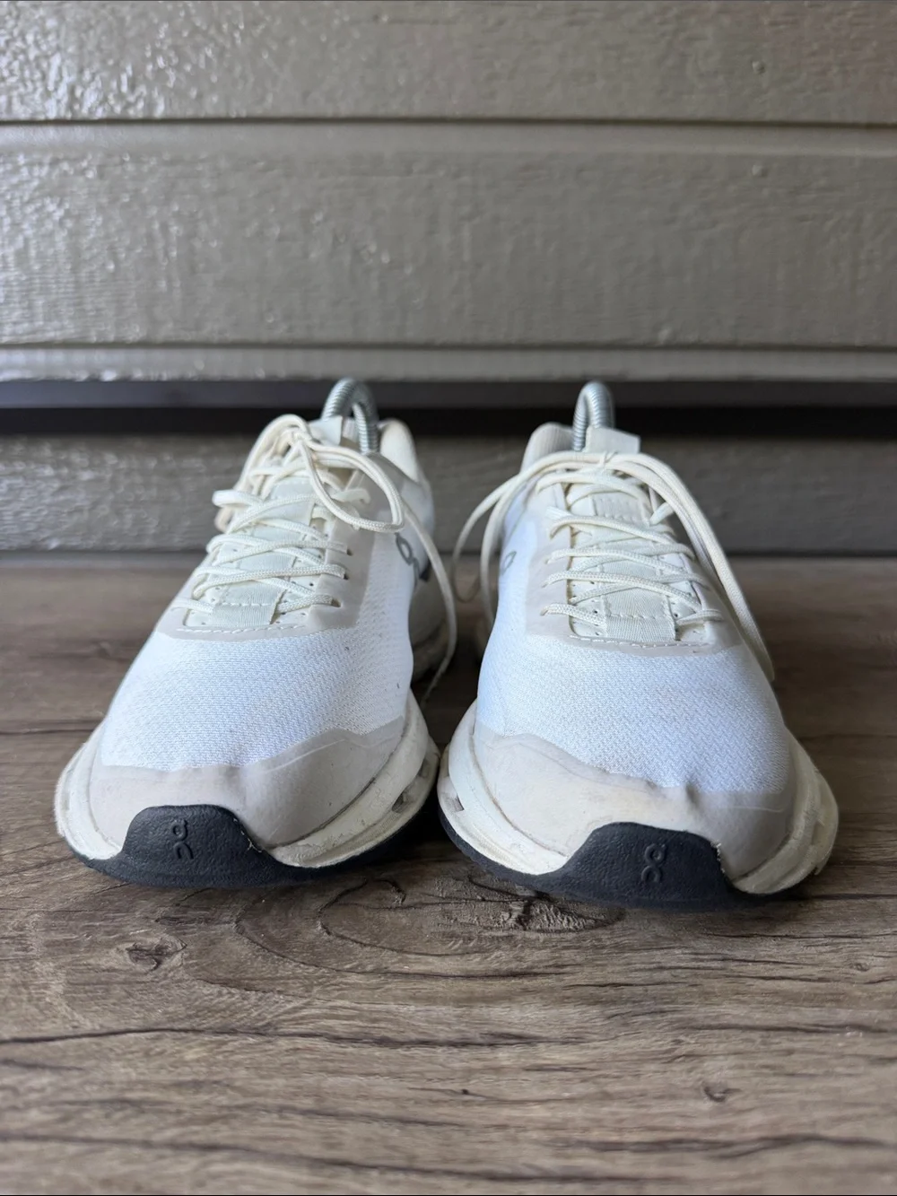ON Cloudflow Women’s  White Cloudtec Running Shoes  Size W 6.5